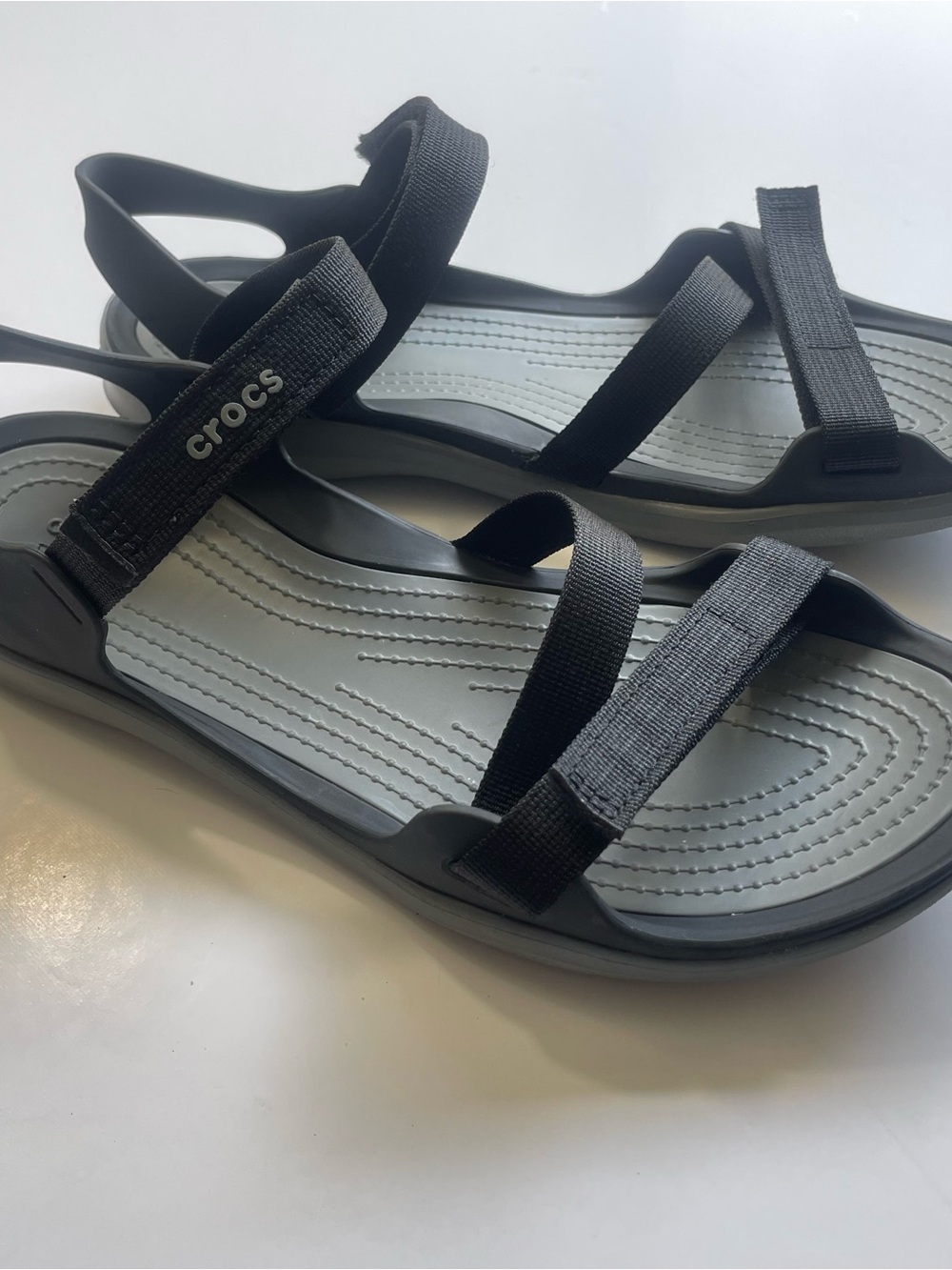 Crocs Swiftwater Expedition Sandals Womens 9 Grey Black Strappy Webbing Sport
